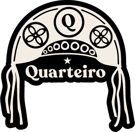 Adesivo: chapéu de couro com o Q